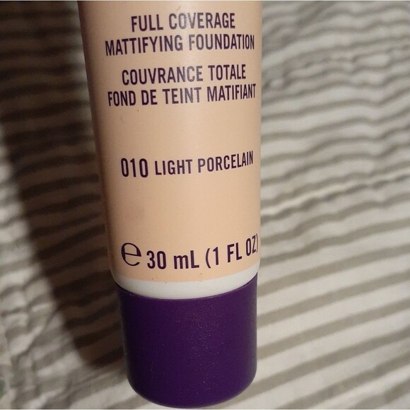Rimmel London stay matte full coverage Foundation 010 light porcelain new makeup - Picture 9 of 9